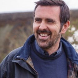 BBC’s Frost opens Grantham Garden Centre